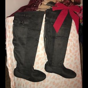 9w Over the knee Black Faux Suede